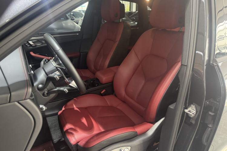 Used Porsche Macan 2018 Macan 2.0T Interior 4