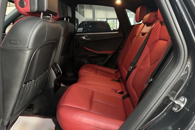 Used Porsche Macan 2018 Macan 2.0T Interior 5