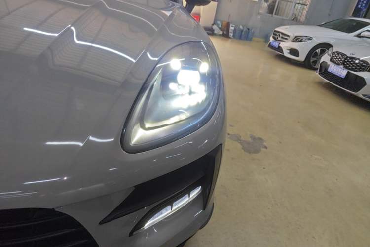 Used Porsche Macan 2018 Macan 2.0T Left Front Headlight