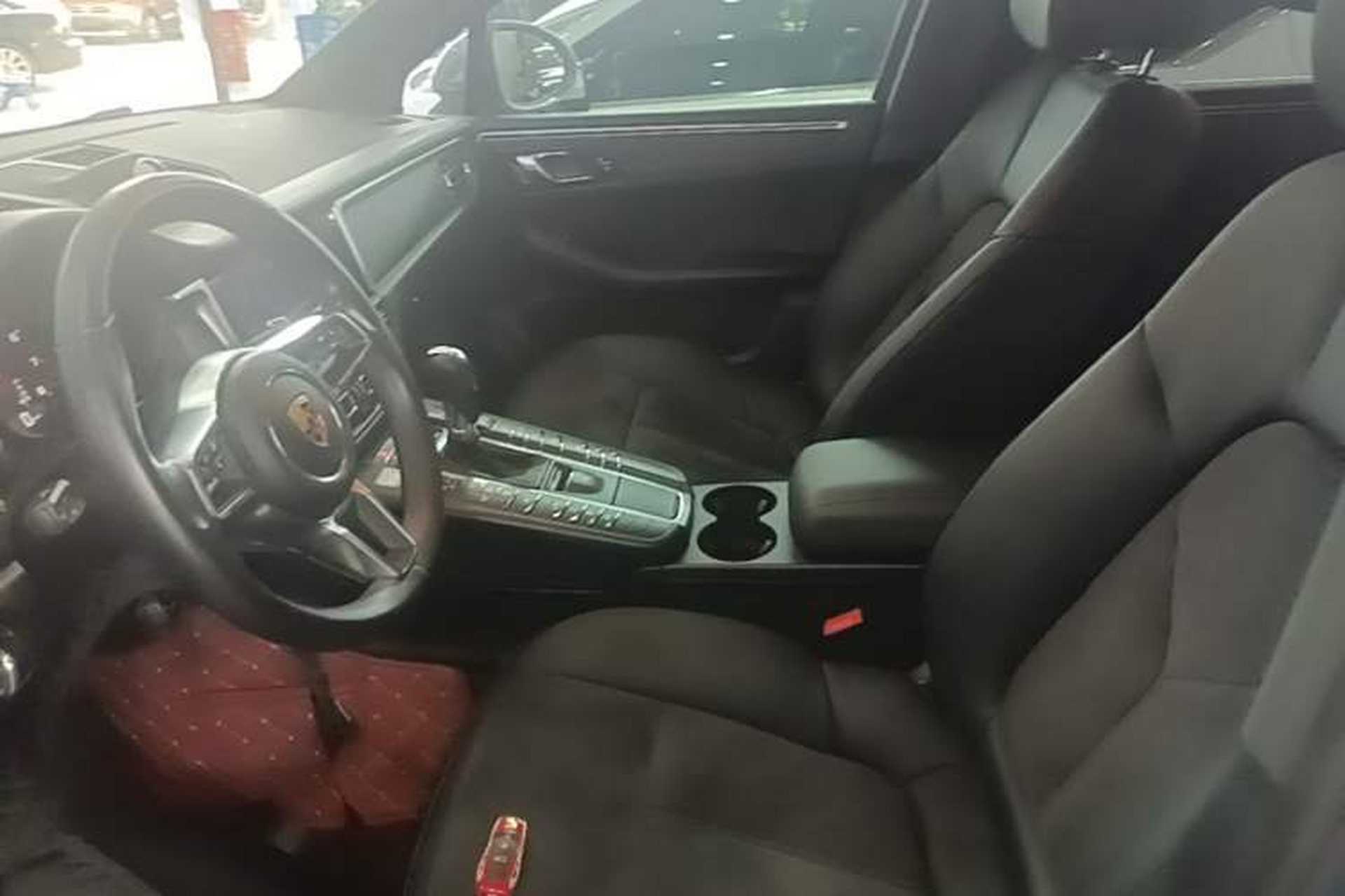 Used Porsche Macan 2018 Macan 2.0T Left Front Seat