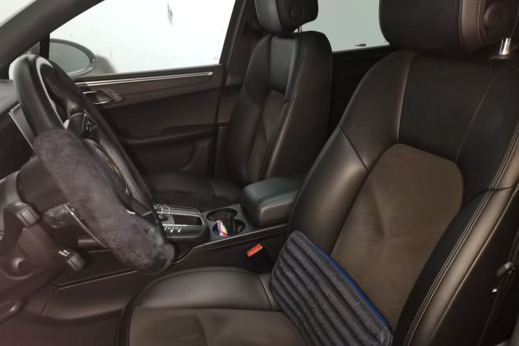 Used Porsche Macan 2018 Macan 2.0T Left Front Seat