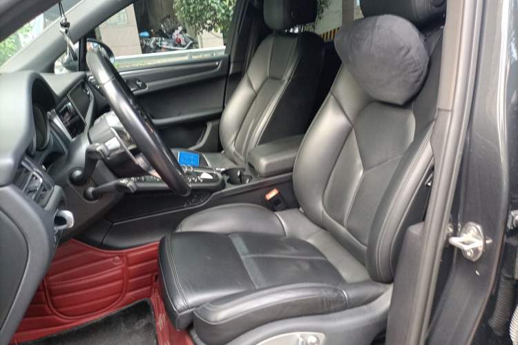 Used Porsche Macan 2018 Macan 2.0T Left Front Seat