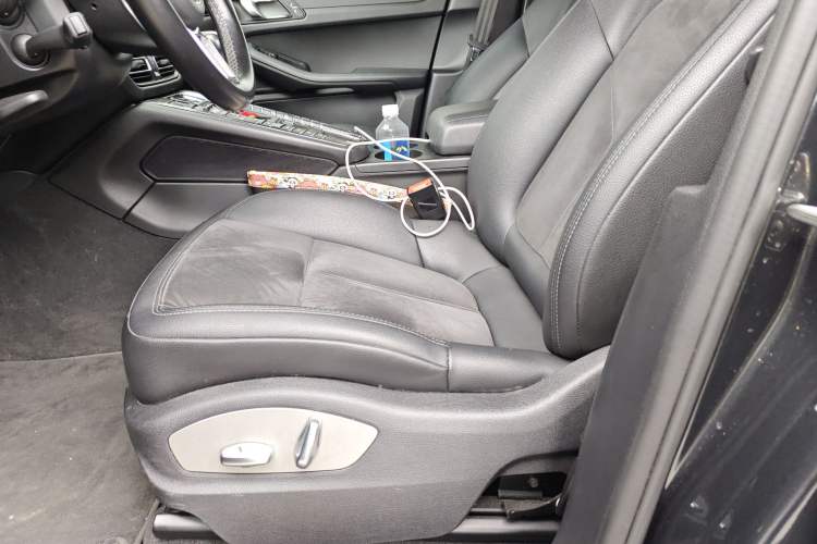 Used Porsche Macan 2018 Macan 2.0T Left Front Seat