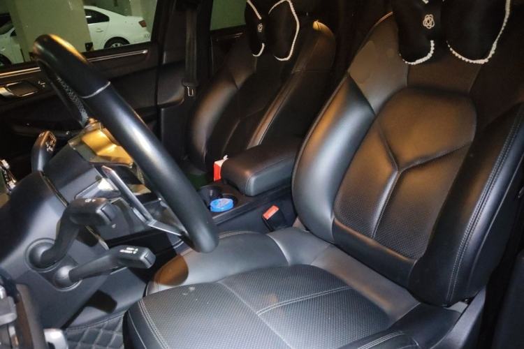 Used Porsche Macan 2018 Macan 2.0T Left Front Seat
