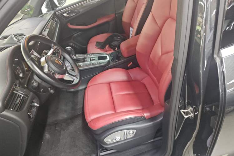 Used Porsche Macan 2018 Macan 2.0T Left Front Seat
