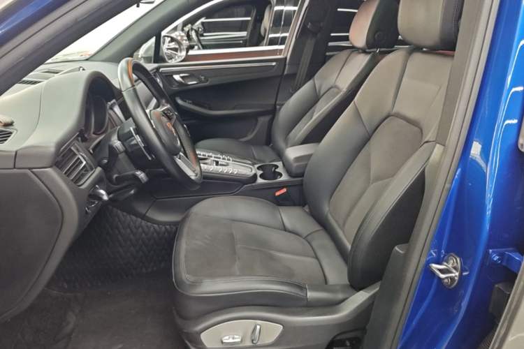 Used Porsche Macan 2018 Macan 2.0T Left Front Seat