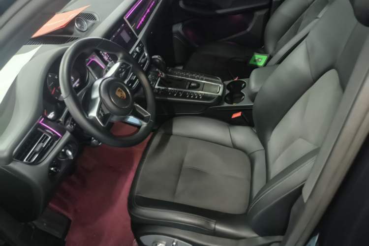 Used Porsche Macan 2018 Macan 2.0T Left Front Seat