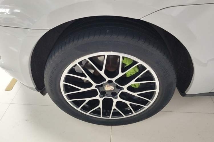 Used Porsche Macan 2018 Macan 2.0T Left Front Wheel Hub