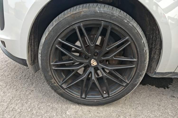 Used Porsche Macan 2018 Macan 2.0T Left Front Wheel Hub