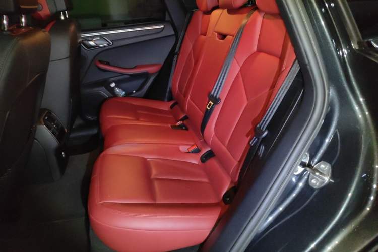 Used Porsche Macan 2018 Macan 2.0T Left Rear Seat