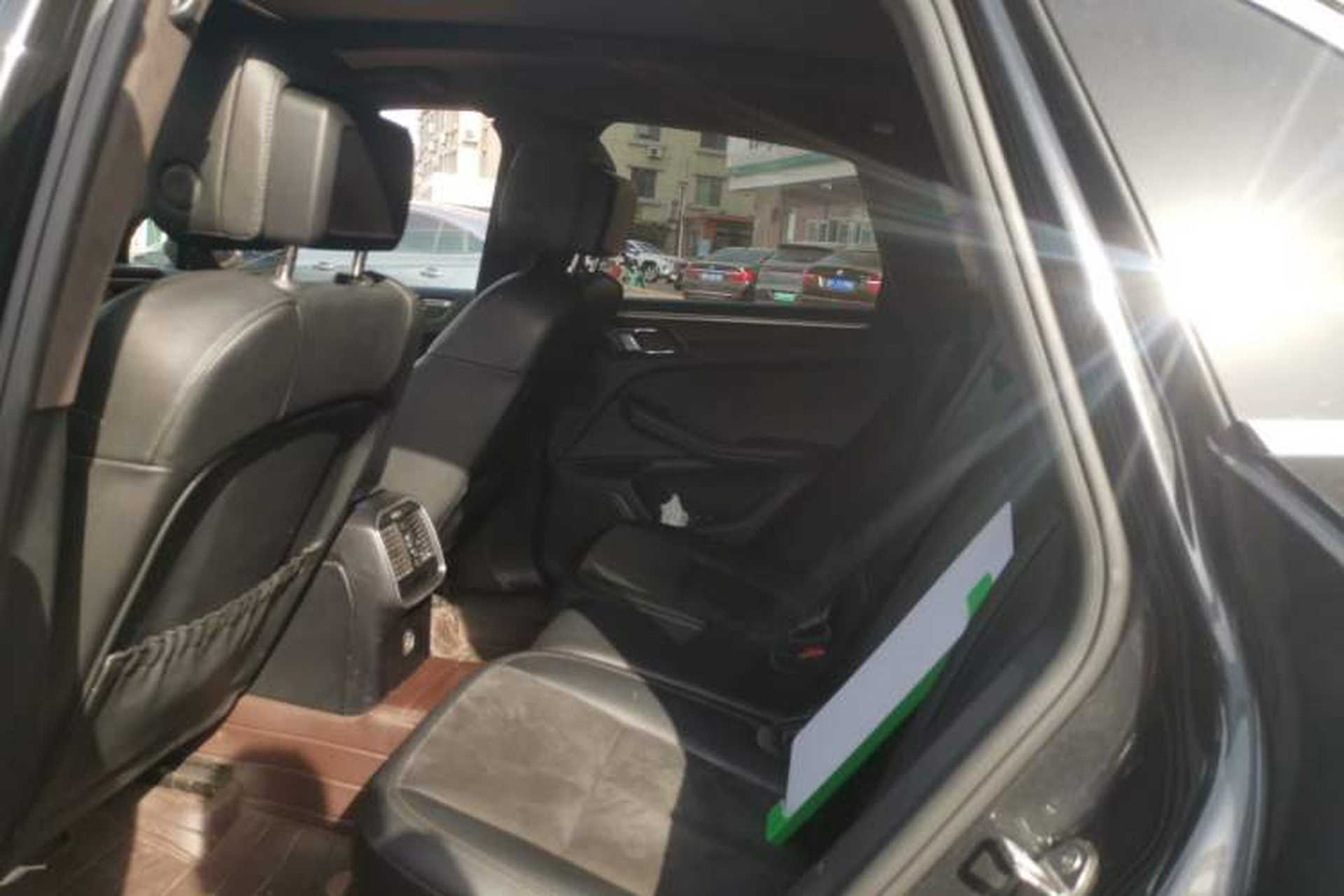 Used Porsche Macan 2018 Macan 2.0T Left Rear Seat