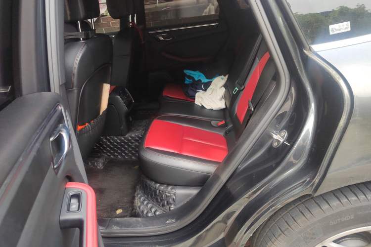 Used Porsche Macan 2018 Macan 2.0T Left Rear Seat