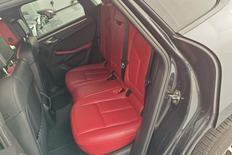 Used Porsche Macan 2018 Macan 2.0T Left Rear Seat