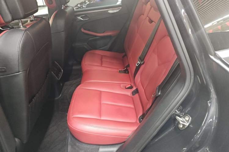 Used Porsche Macan 2018 Macan 2.0T Left Rear Seat