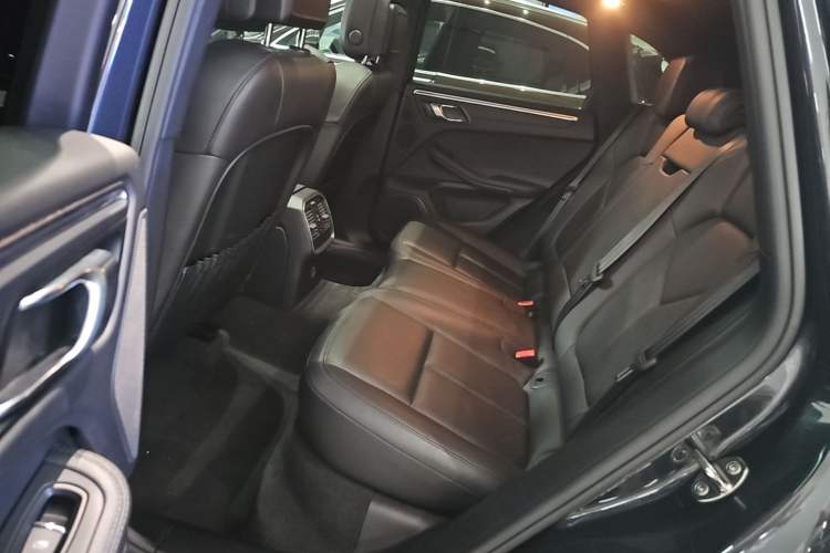 Used Porsche Macan 2018 Macan 2.0T Left Rear Seat