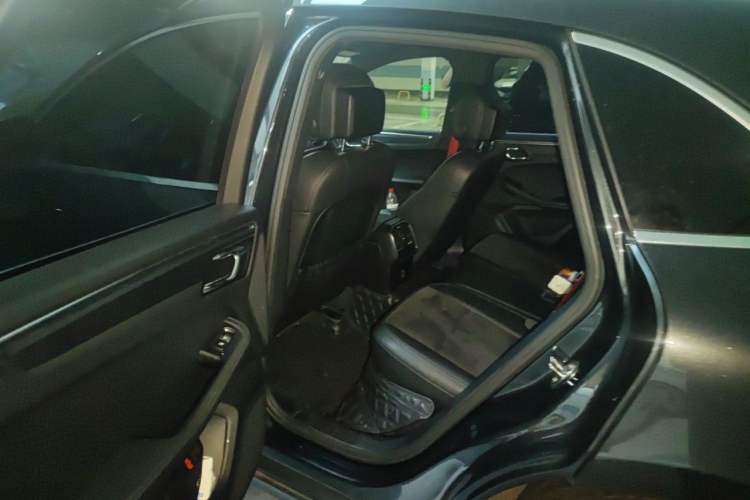 Used Porsche Macan 2018 Macan 2.0T Left Rear Seat