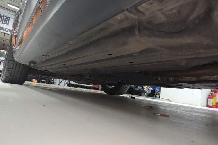 Used Porsche Macan 2018 Macan 2.0T Left Side Sill