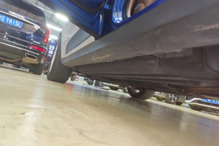 Used Porsche Macan 2018 Macan 2.0T Left Side Sill