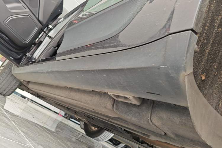 Used Porsche Macan 2018 Macan 2.0T Left Side Sill