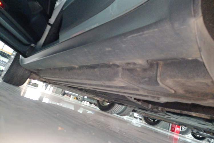 Used Porsche Macan 2018 Macan 2.0T Left Side Sill