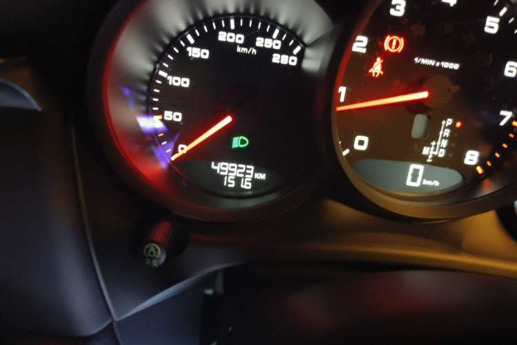 Used Porsche Macan 2018 Macan 2.0T Odometer Close Up