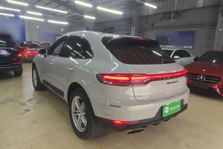 Used Porsche Macan 2018 Macan 2.0T Rear Left 45 Deg