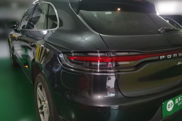 Used Porsche Macan 2018 Macan 2.0T Rear Left 45 Deg