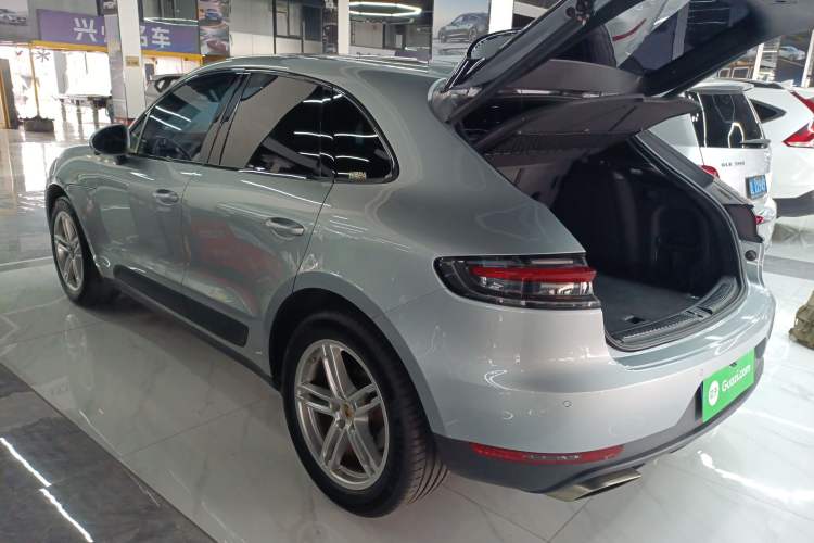 Used Porsche Macan 2018 Macan 2.0T Rear Left 45 Deg