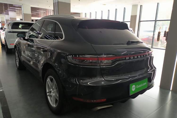 Used Porsche Macan 2018 Macan 2.0T Rear Left 45 Deg
