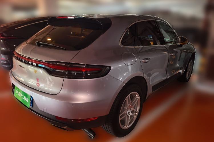 Used Porsche Macan 2018 Macan 2.0T Rear Right 45 Deg