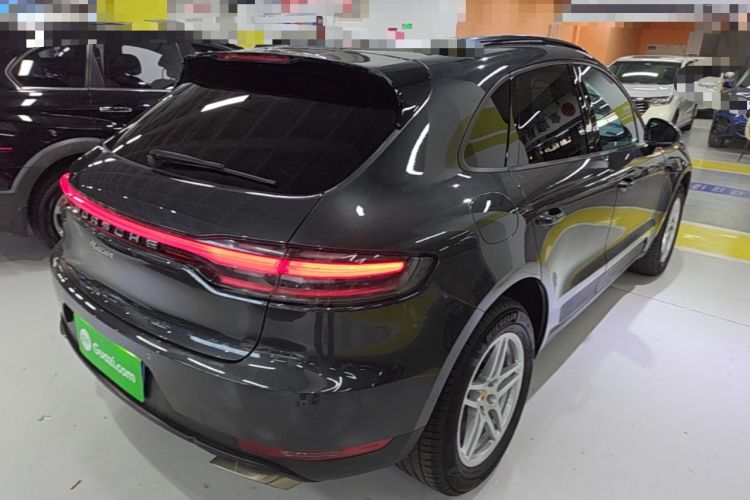 Used Porsche Macan 2018 Macan 2.0T Rear Right 45 Deg