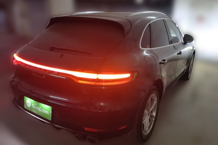 Used Porsche Macan 2018 Macan 2.0T Rear Right 45 Deg