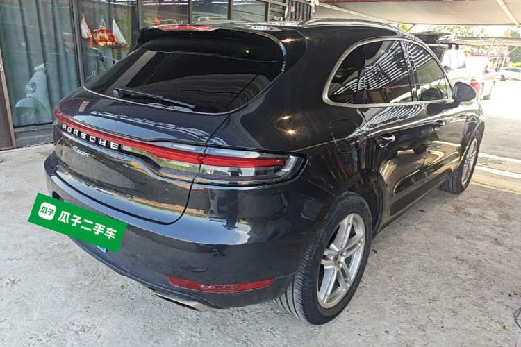 Used Porsche Macan 2018 Macan 2.0T Rear Right 45 Deg