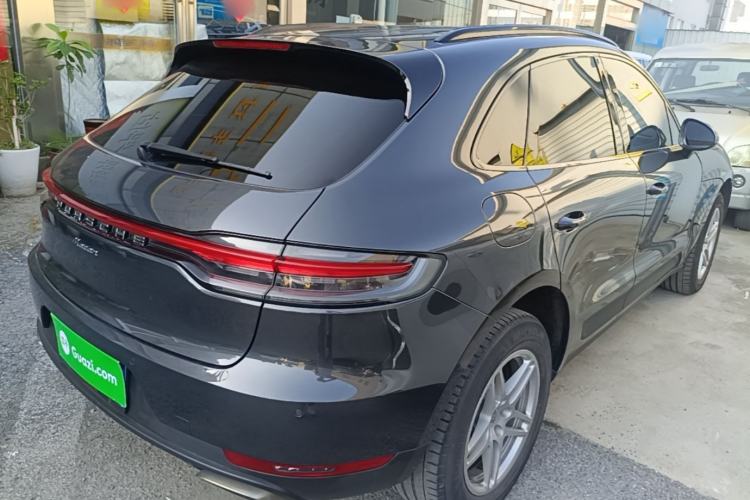 Used Porsche Macan 2018 Macan 2.0T Rear Right 45 Deg