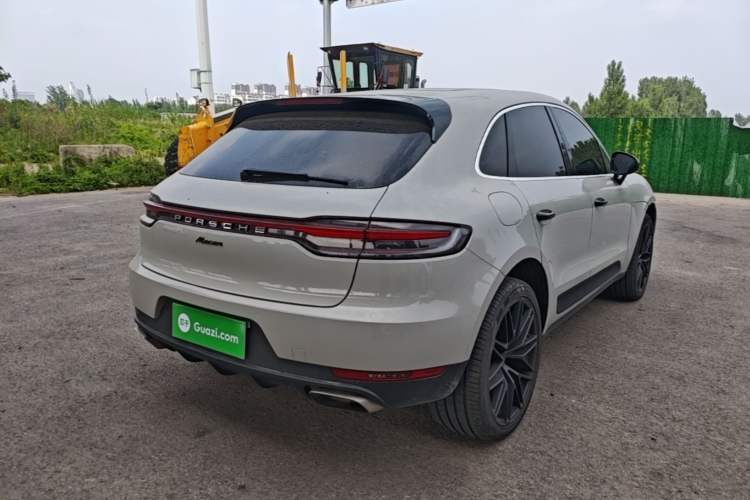 Used Porsche Macan 2018 Macan 2.0T Rear Right 45 Deg