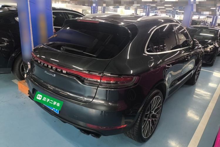 Used Porsche Macan 2018 Macan 2.0T Rear Right 45 Deg