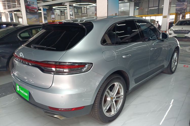 Used Porsche Macan 2018 Macan 2.0T Rear Right 45 Deg
