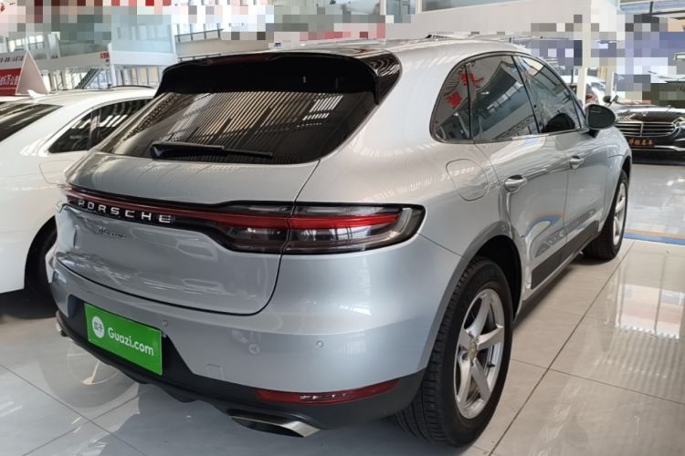 Used Porsche Macan 2018 Macan 2.0T Rear Right 45 Deg