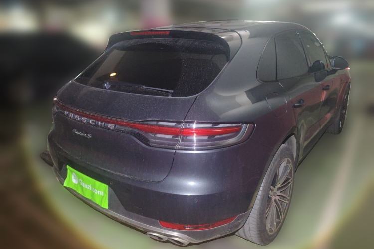 Used Porsche Macan 2018 Macan 2.0T Rear Right 45 Deg