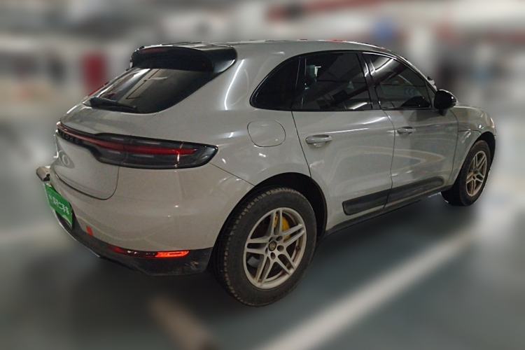 Used Porsche Macan 2018 Macan 2.0T Rear Right 45 Deg