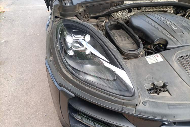 Used Porsche Macan 2018 Macan 2.0T Right Front Headlight