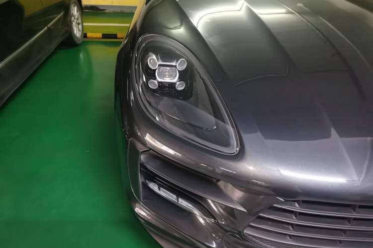 Used Porsche Macan 2018 Macan 2.0T Right Front Headlight