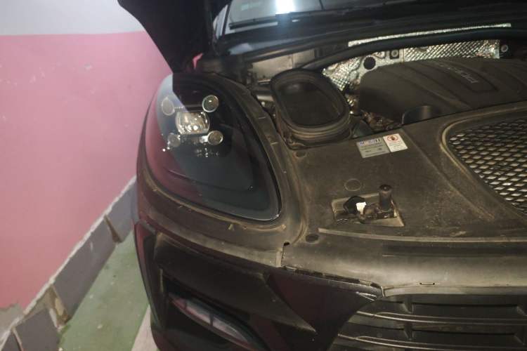 Used Porsche Macan 2018 Macan 2.0T Right Front Headlight