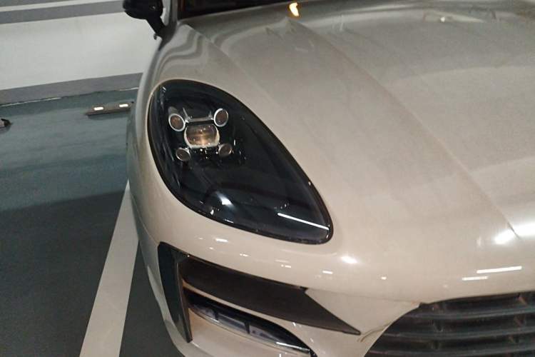 Used Porsche Macan 2018 Macan 2.0T Right Front Headlight