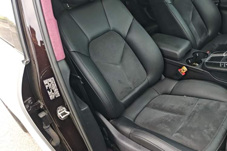 Used Porsche Macan 2018 Macan 2.0T Right Front Seat