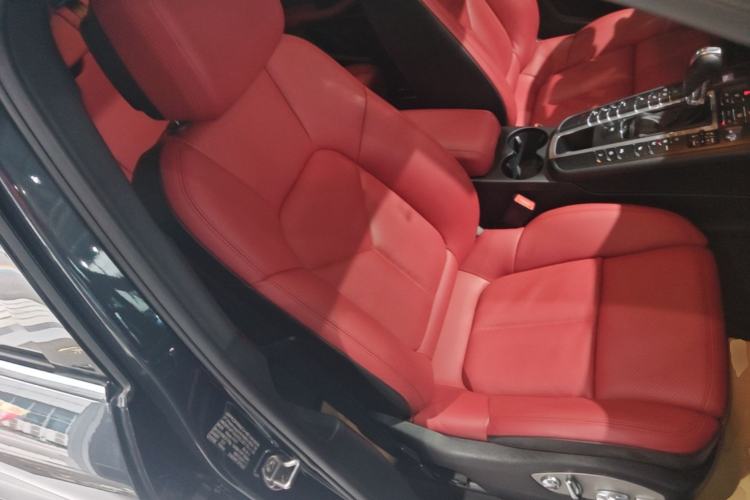Used Porsche Macan 2018 Macan 2.0T Right Front Seat