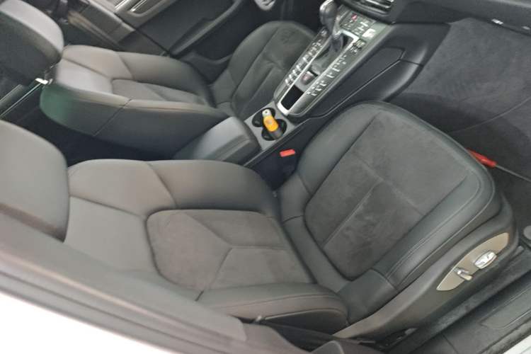 Used Porsche Macan 2018 Macan 2.0T Right Front Seat