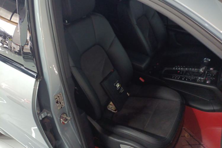 Used Porsche Macan 2018 Macan 2.0T Right Front Seat