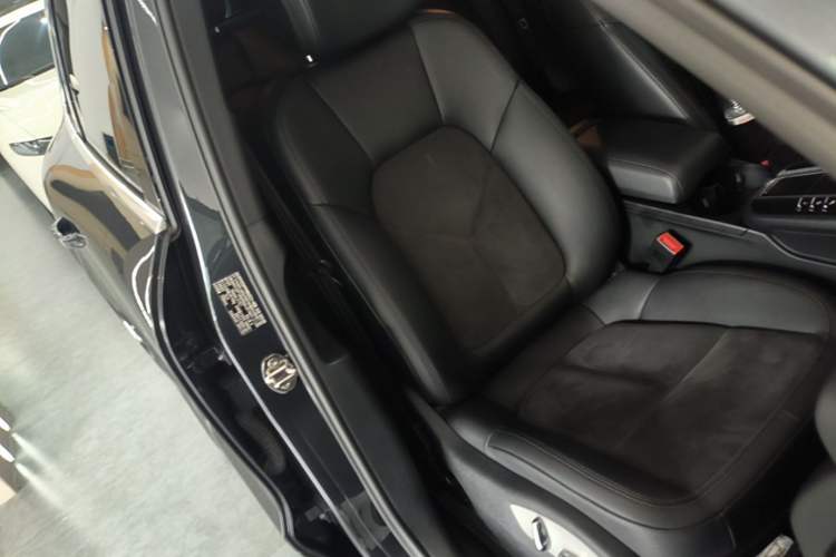 Used Porsche Macan 2018 Macan 2.0T Right Front Seat