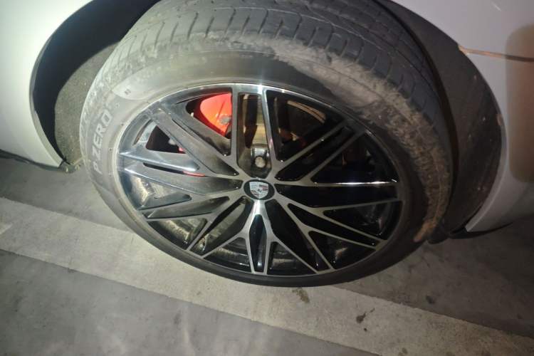 Used Porsche Macan 2018 Macan 2.0T Right Front Wheel Hub